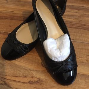 Quilted cap toe ballerina flats